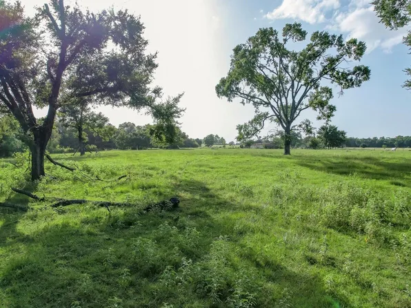 6388 Red Rock Rd, Franklin, TX 77856