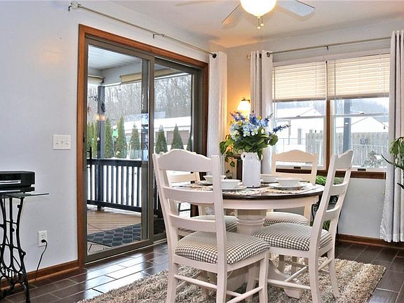 3rd image of 1667 Westwood Cir