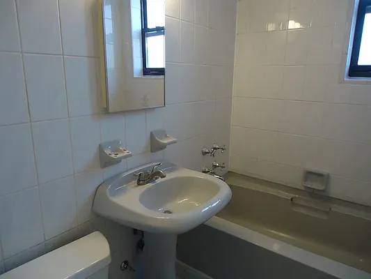 Rented by The Coop Connection LLC | media 4