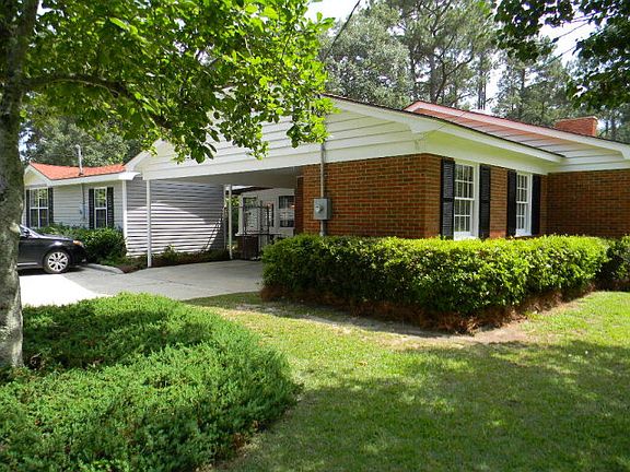 3rd image of 701 Pineridge Dr