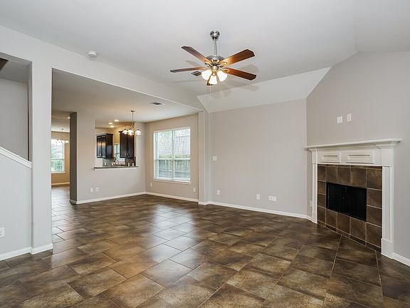 5th image of 228 Lake Estates Dr
