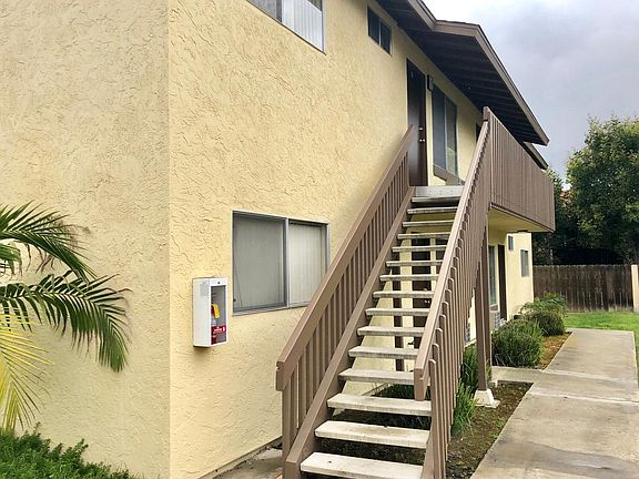 2nd image of 1028 S Magnolia Ave APT A