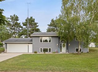 843 Suellen Ln, Portage, WI 53901
