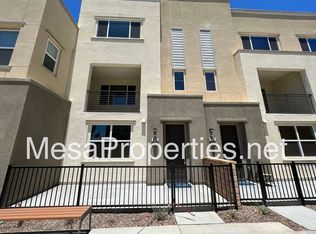 692 Heritage Ln, Upland, CA 91784