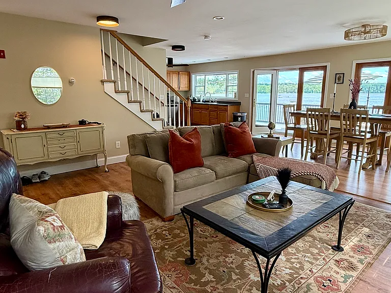 167 Camelot Shore Dr — Photo 2