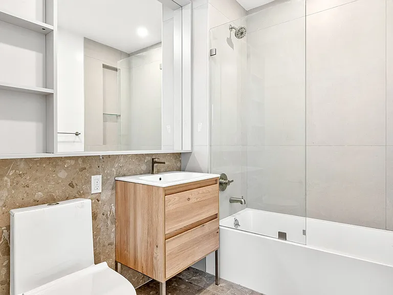 210 Greenpoint Ave #8M — Photo 6