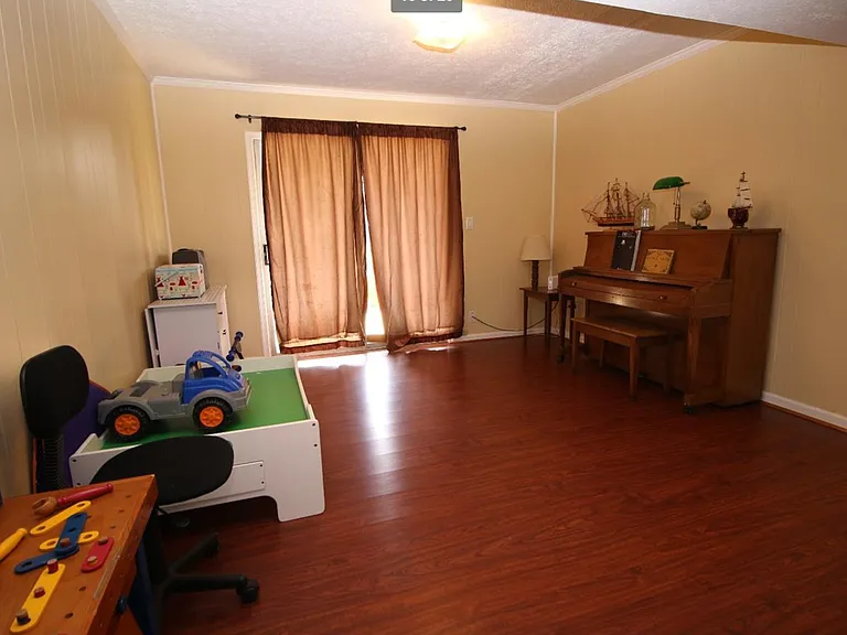 201 Rolling Ridge Dr — Photo 16