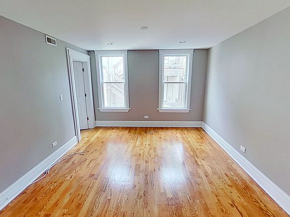 3rd image of 838 N Wolcott Ave APT 2R