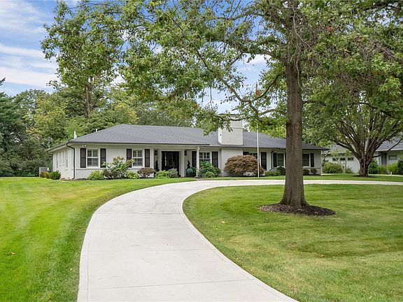 3rd image of 31 Oak Park Dr