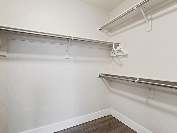 4th image of 4637 E Fernwood Ct