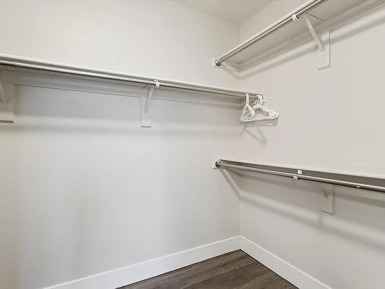 4637 E Fernwood Ct — Photo 4
