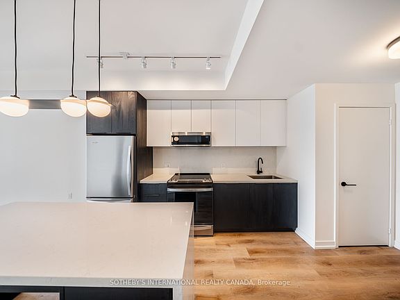 4th image of 5 York Rd #1701