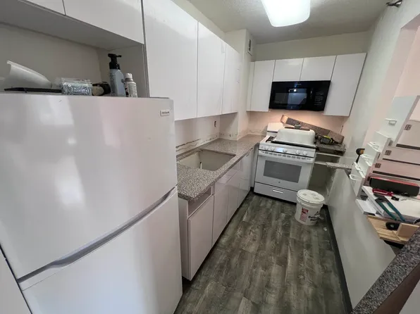 143-36 Barclay Avenue image 2 of 5