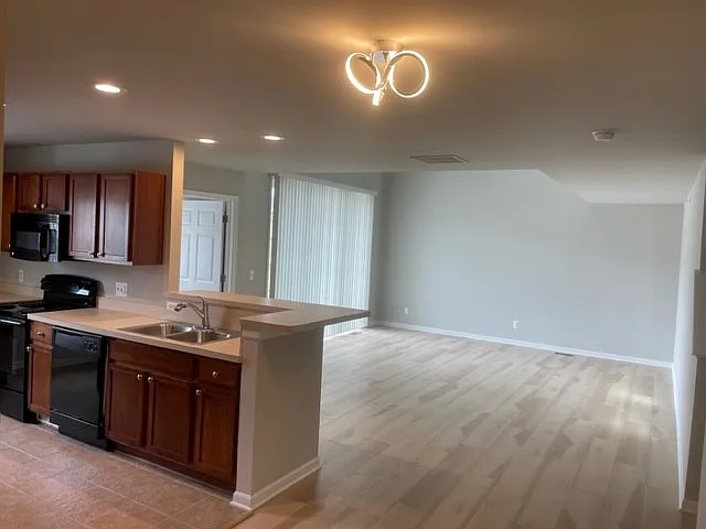 8401 Towne Center Cir S #5-60 — Photo 8