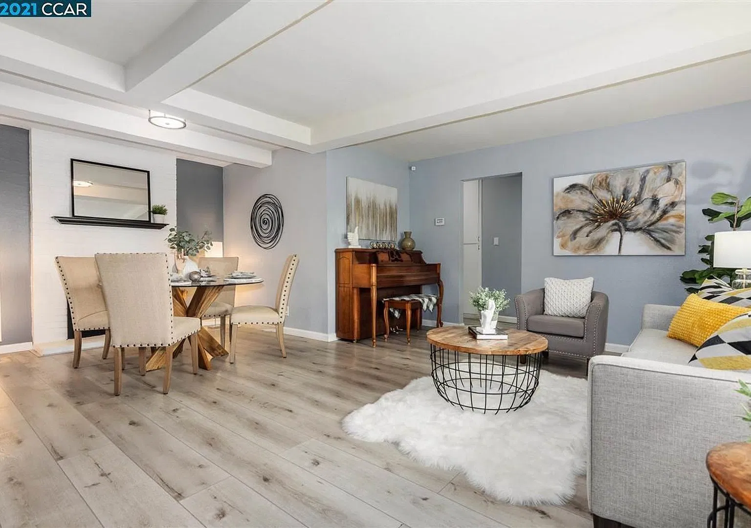 3 Bedroom 2 Bath Single Family Living In The Heart of Concord. — Photo 4