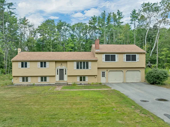 15 Pine Country Drive, Buxton, ME 04093