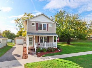 320 S 6th St, Delavan, WI 53115