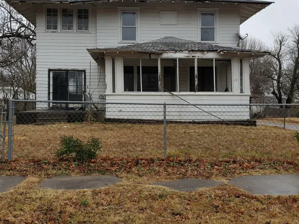 28 E St NW, Miami, OK 74354