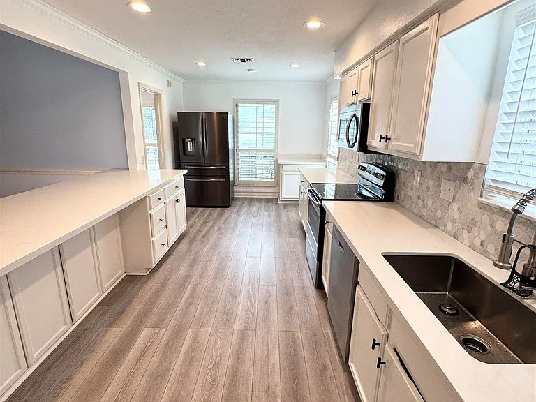 3019 Keats Dr — Photo 13