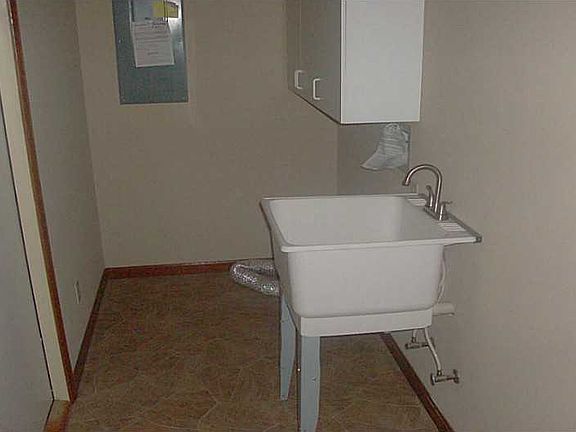 4th image of 130 Beaver St