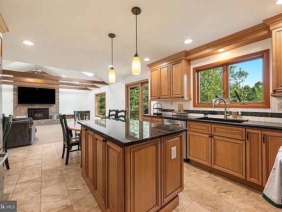 4th image of 3204 Bryson Ct