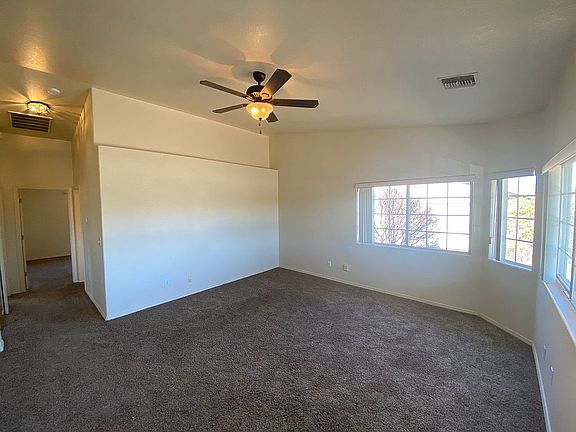 Living Area 14 X 15