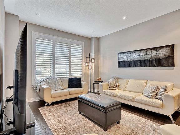 4th image of 513 Terrington Cres