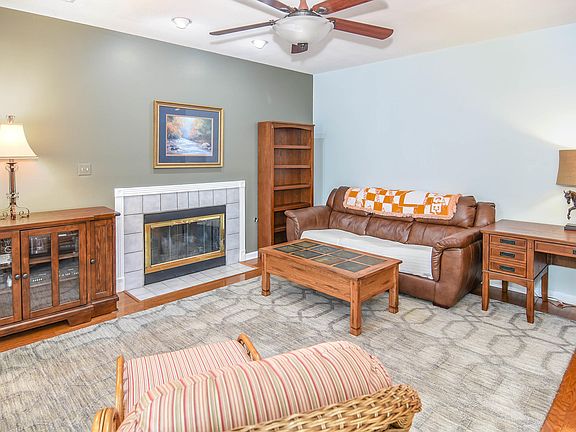 4th image of 1710 Stone Hedge Dr