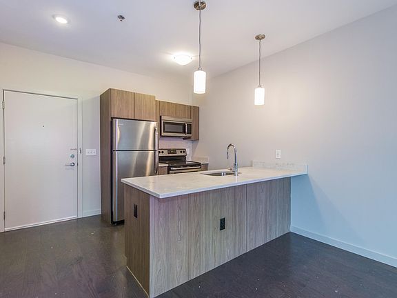 4th image of 361 Newark Ave APT 302