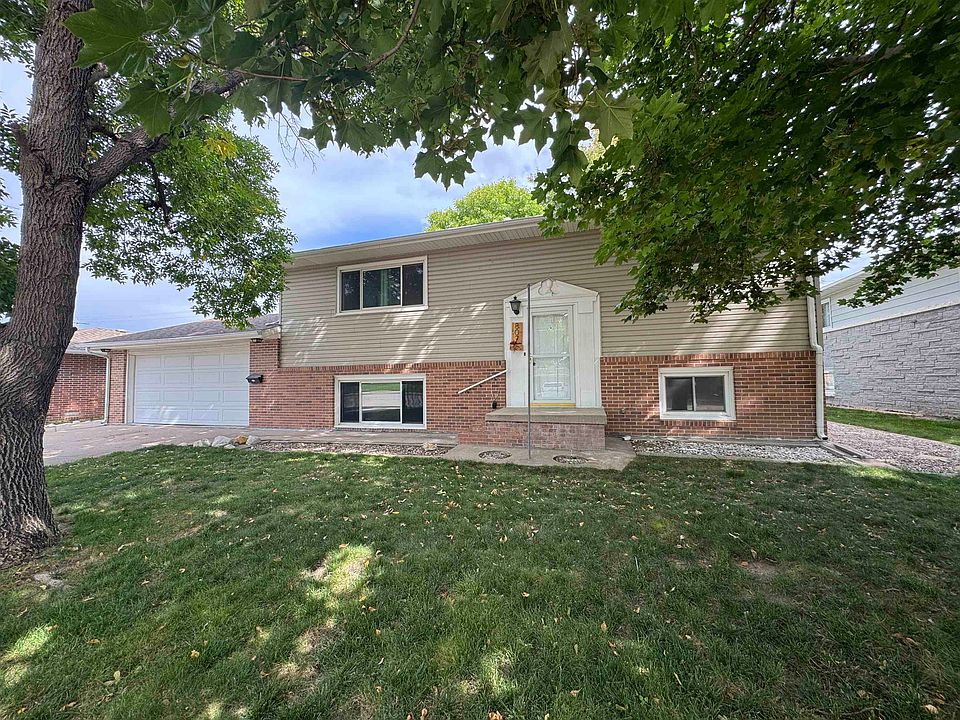 1st image of 807 Grande Avenue