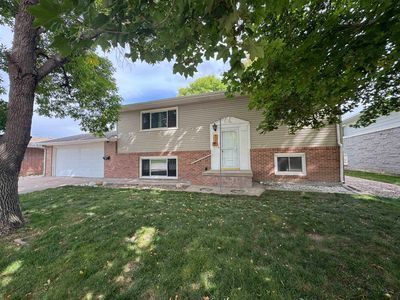 807 Grande Avenue, North Platte, NE, 69101