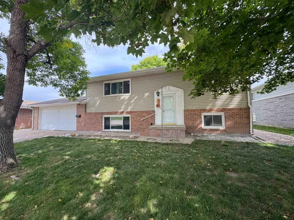 807 Grande Avenue, North Platte, NE 69101