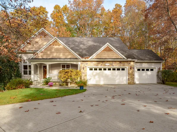 9286 Stratford Woods Trl, Kalamazoo, MI 49009