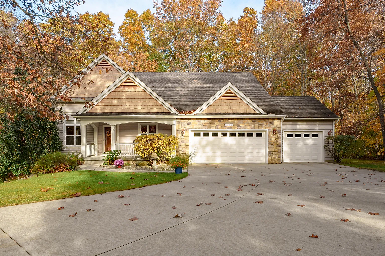 9286 Stratford Woods Trl photo 1