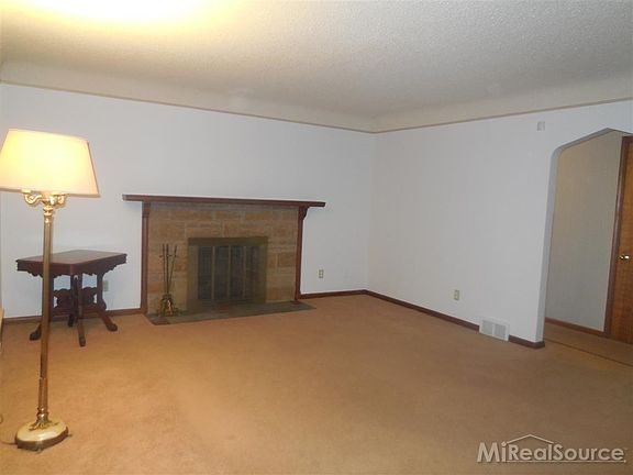 5th image of 21463 Prestwick Ave