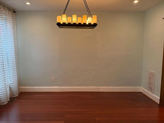 5th image of 908 11th ST NE
