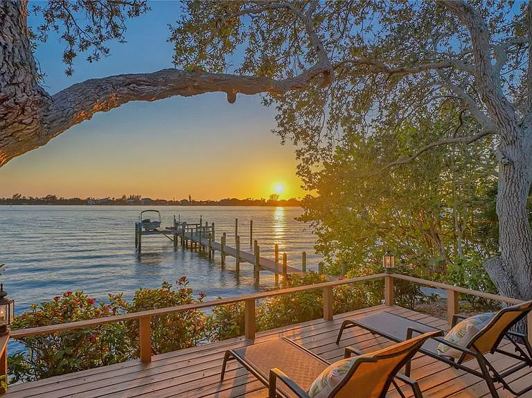 421 Waterside Ln — Photo 48