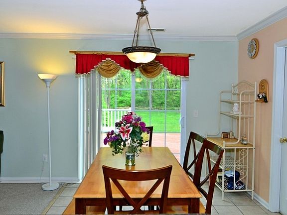 5th image of 16 Rolling Hills Dr