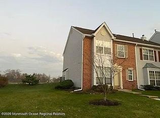 61 Townsend Ct #61, Franklin Park, NJ