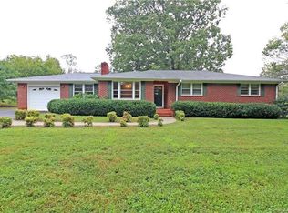 189 Lance Rd, Mills River, NC 28759