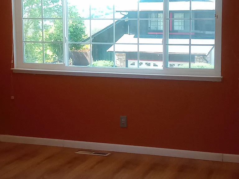 290 Riverview Dr — Photo 14