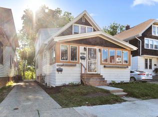 1581 S 82nd St, West Allis, WI 53214