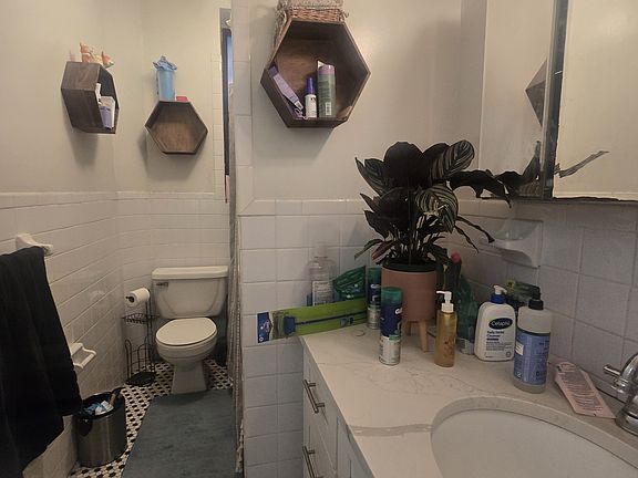 2nd image of 248 W 105th St APT 3B