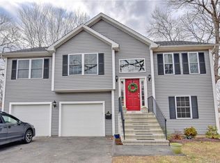 205 Old Point Rd, Milford, CT 06460