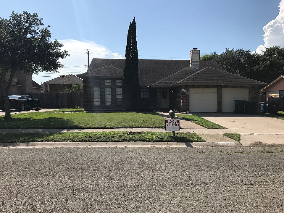 2nd image of 2525 Fulton Dr