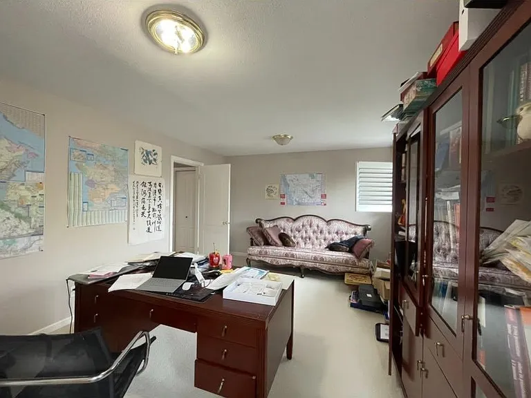 5700 Musgrave Cres — Photo 10