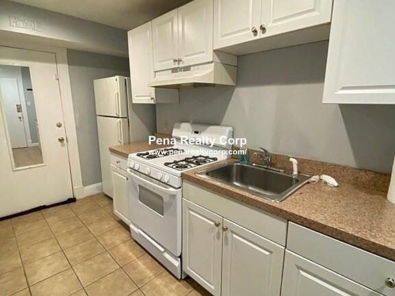 4th image of 78 Park Ave #1