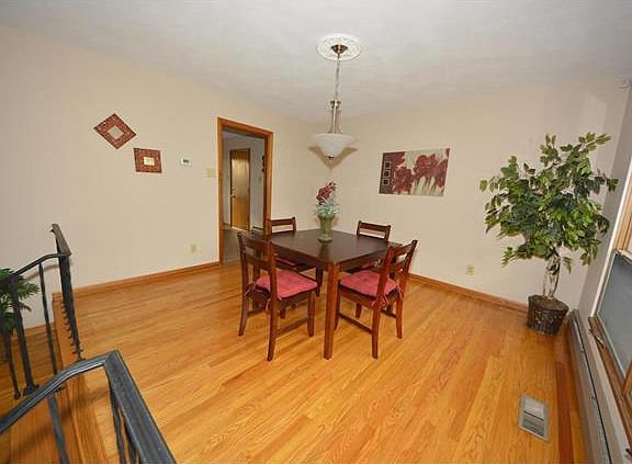 4th image of 60 Harneywold Dr