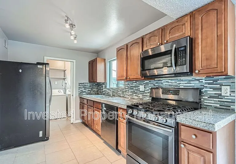3523 Knox Cir — Photo 4
