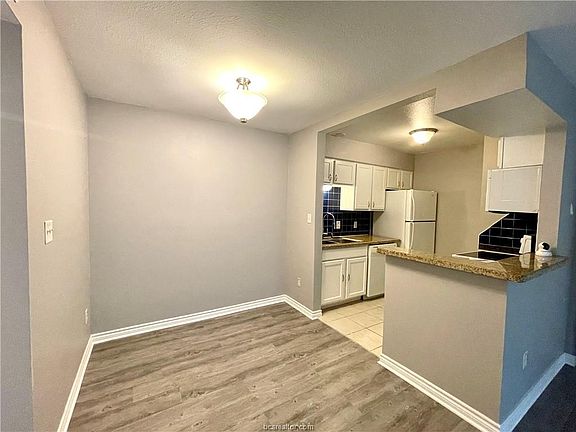 4th image of 904 University Dr E #123